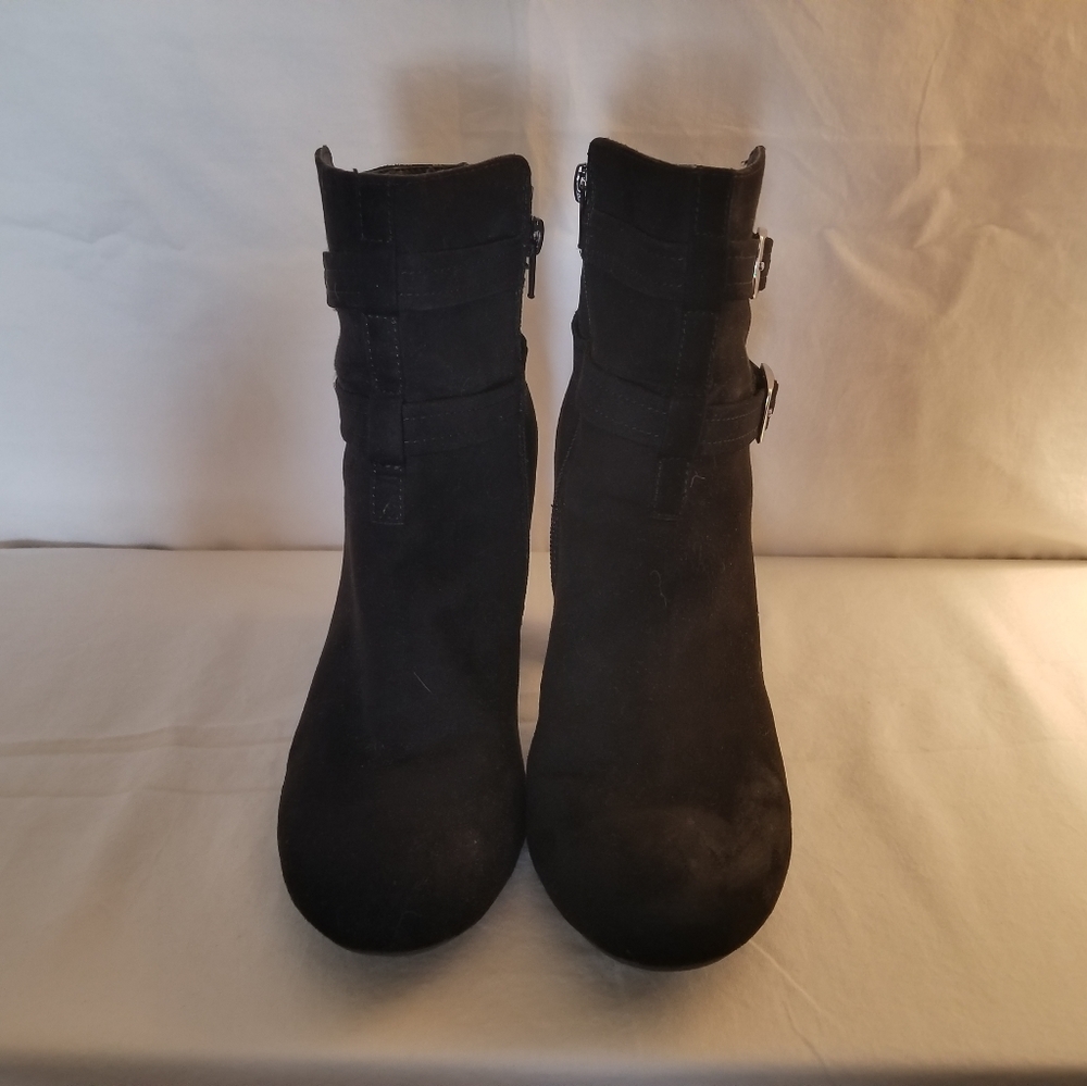 Boots - Picture 3 of 4